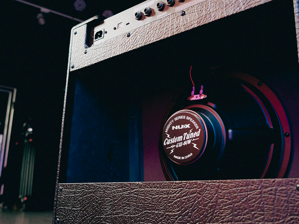 Mighty-60-MKII Nux Amplifier Loa