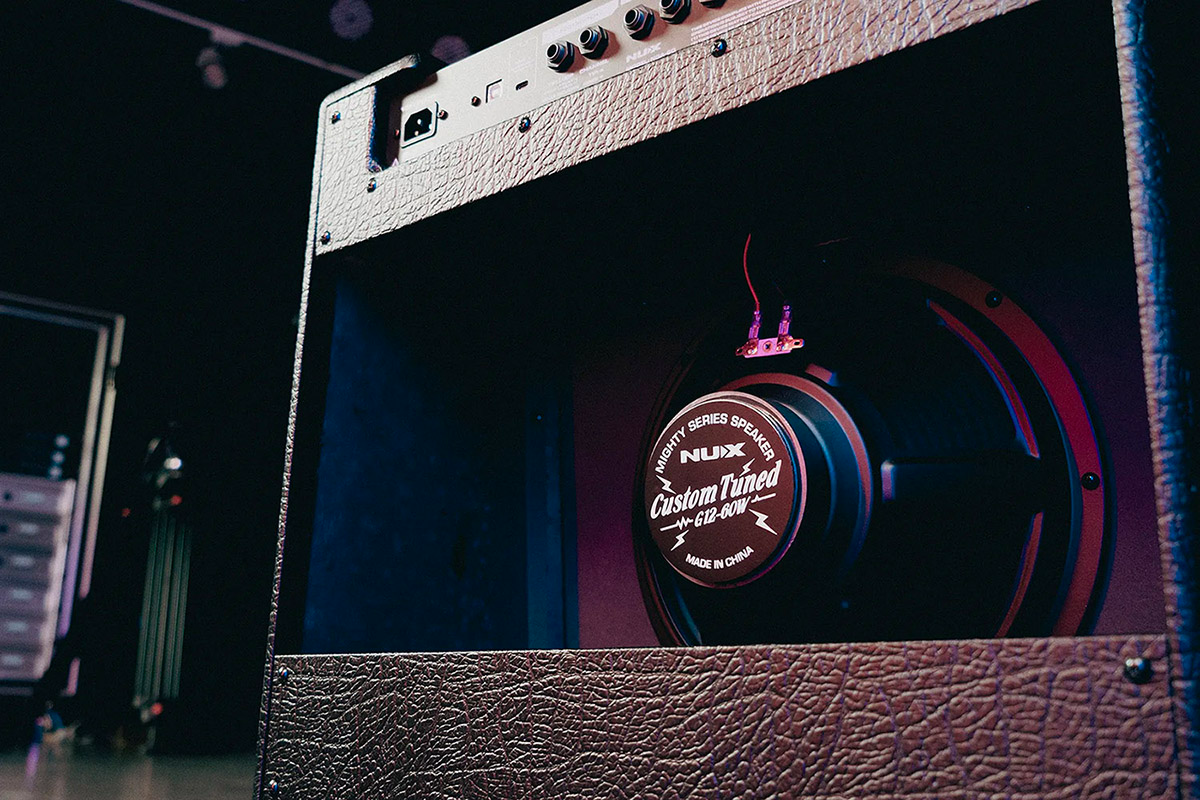 Mighty-60-MKII Nux Amplifier Loa