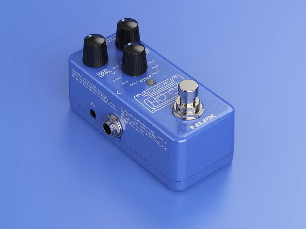 Nux HOOK, Mini Looper With Phones Out Banner