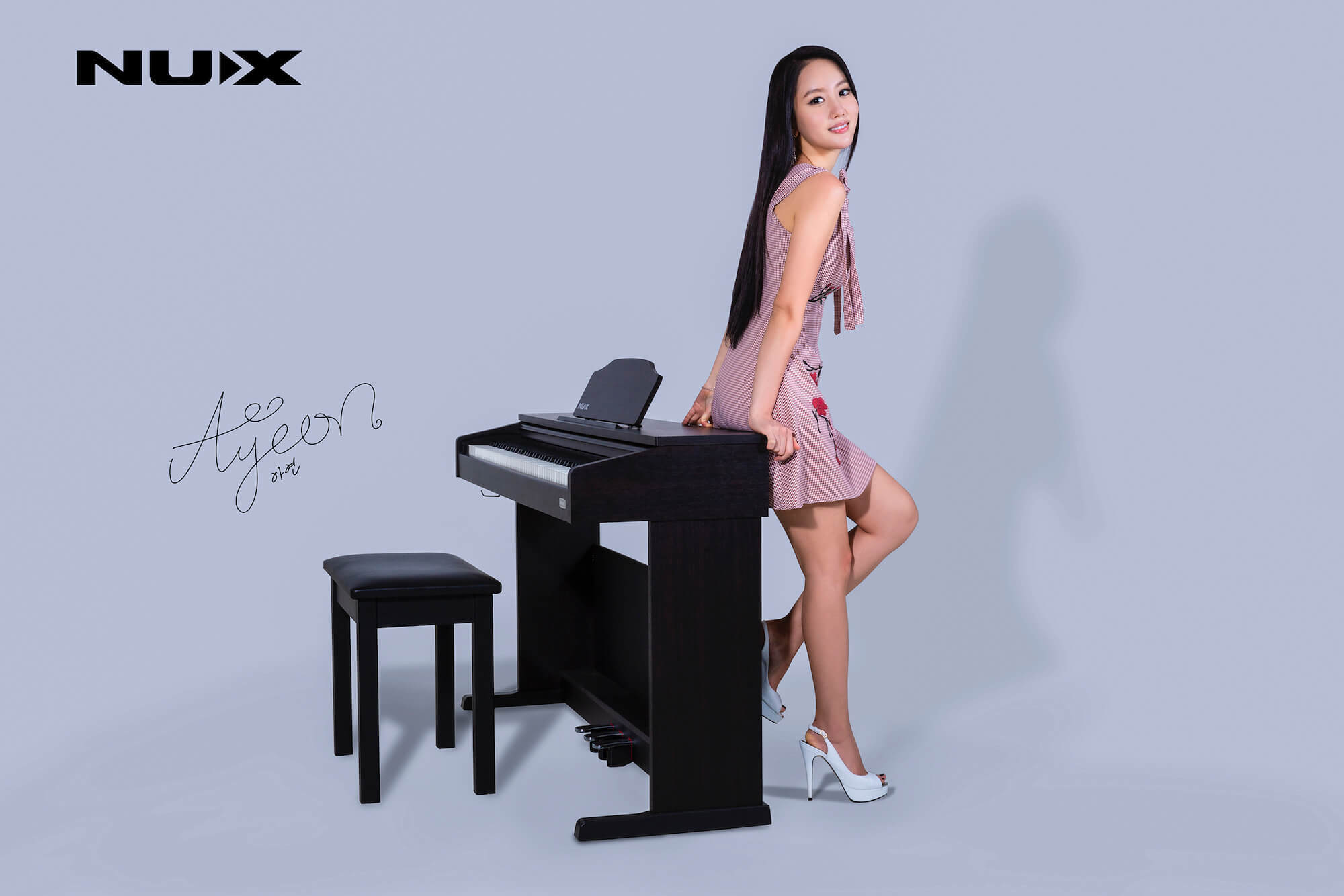 Piano Nux WK520