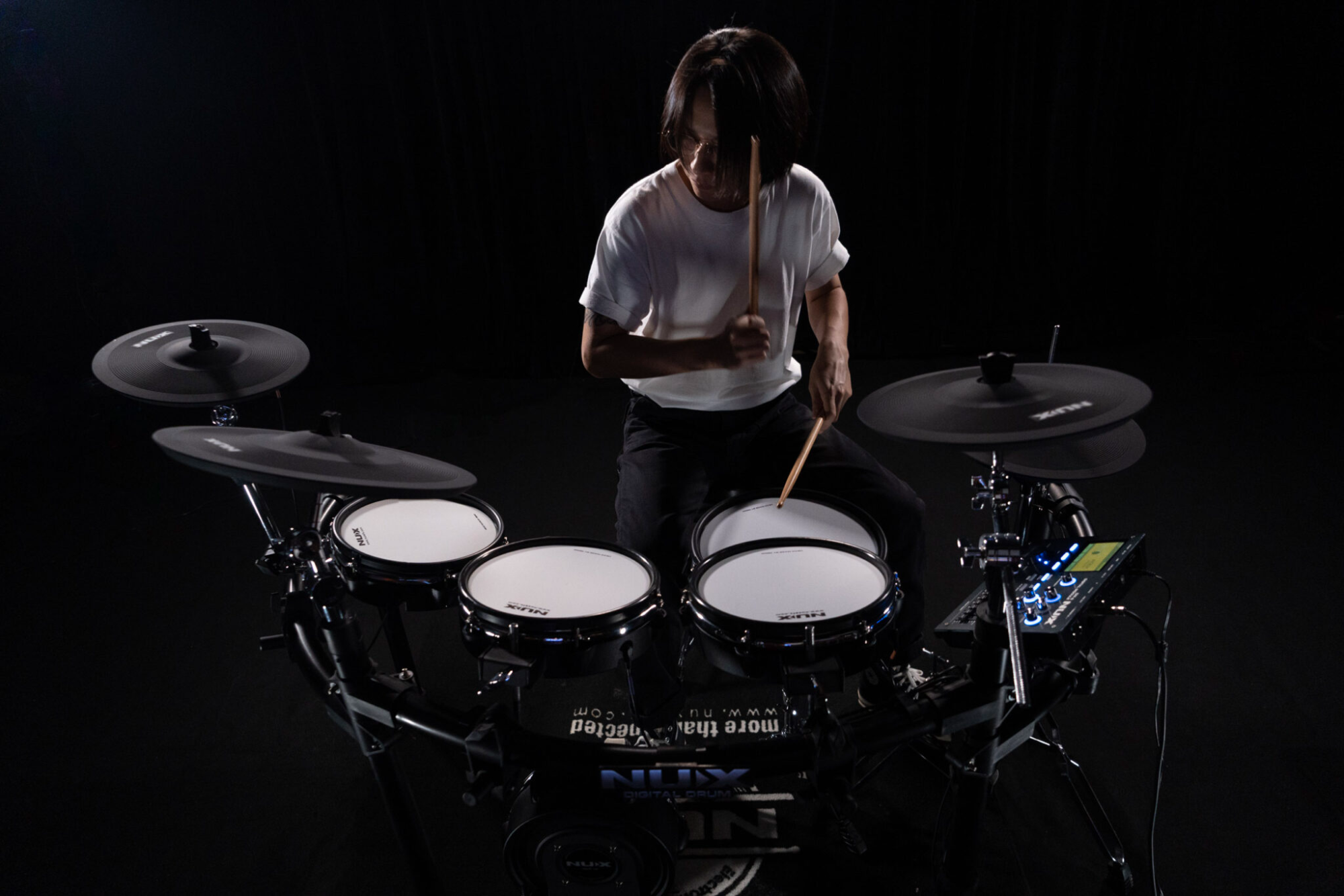 Trong Dien Nux DM8 Hybrid
